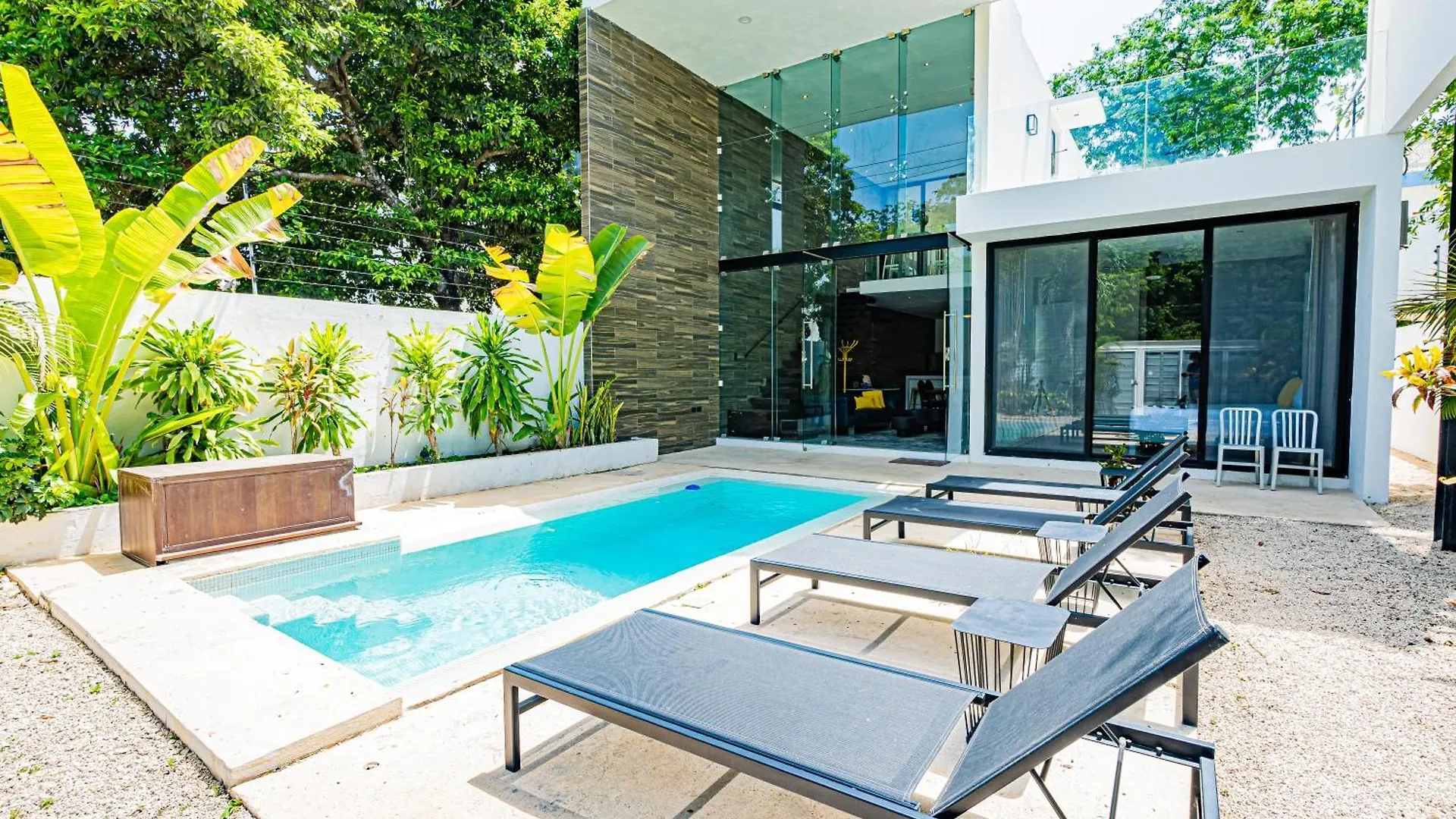 Villa Miami contacts